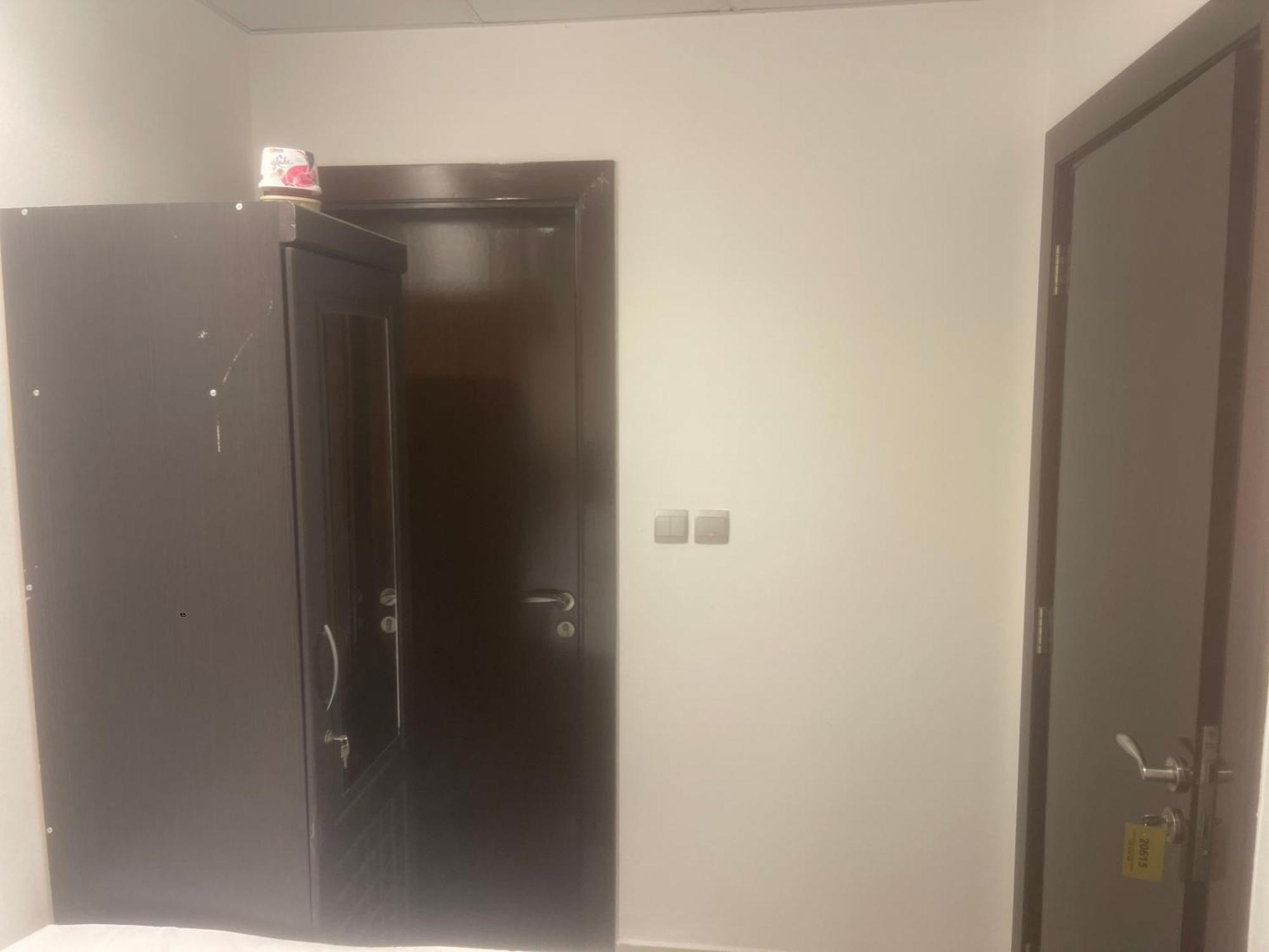 Four Stars Hostel Dubai Exterior photo