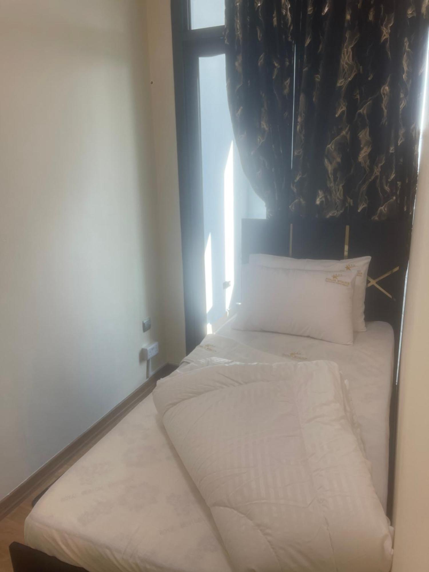 Four Stars Hostel Dubai Exterior photo