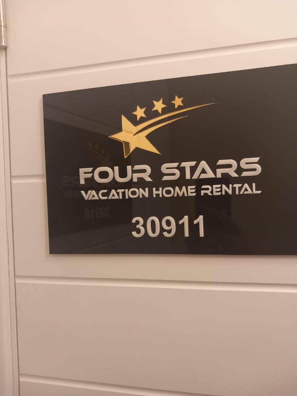 Four Stars Hostel Dubai Exterior photo